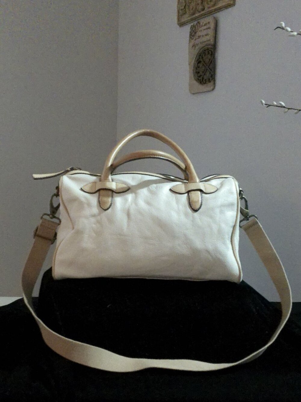 CYNTHIA ROWLEY NWOT Genuine Leather Satchel w/Shoulder Strap Cream w/Tan Trim